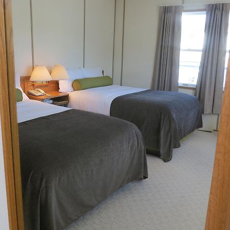 Triple J Hotel Dawson City Buitenkant foto