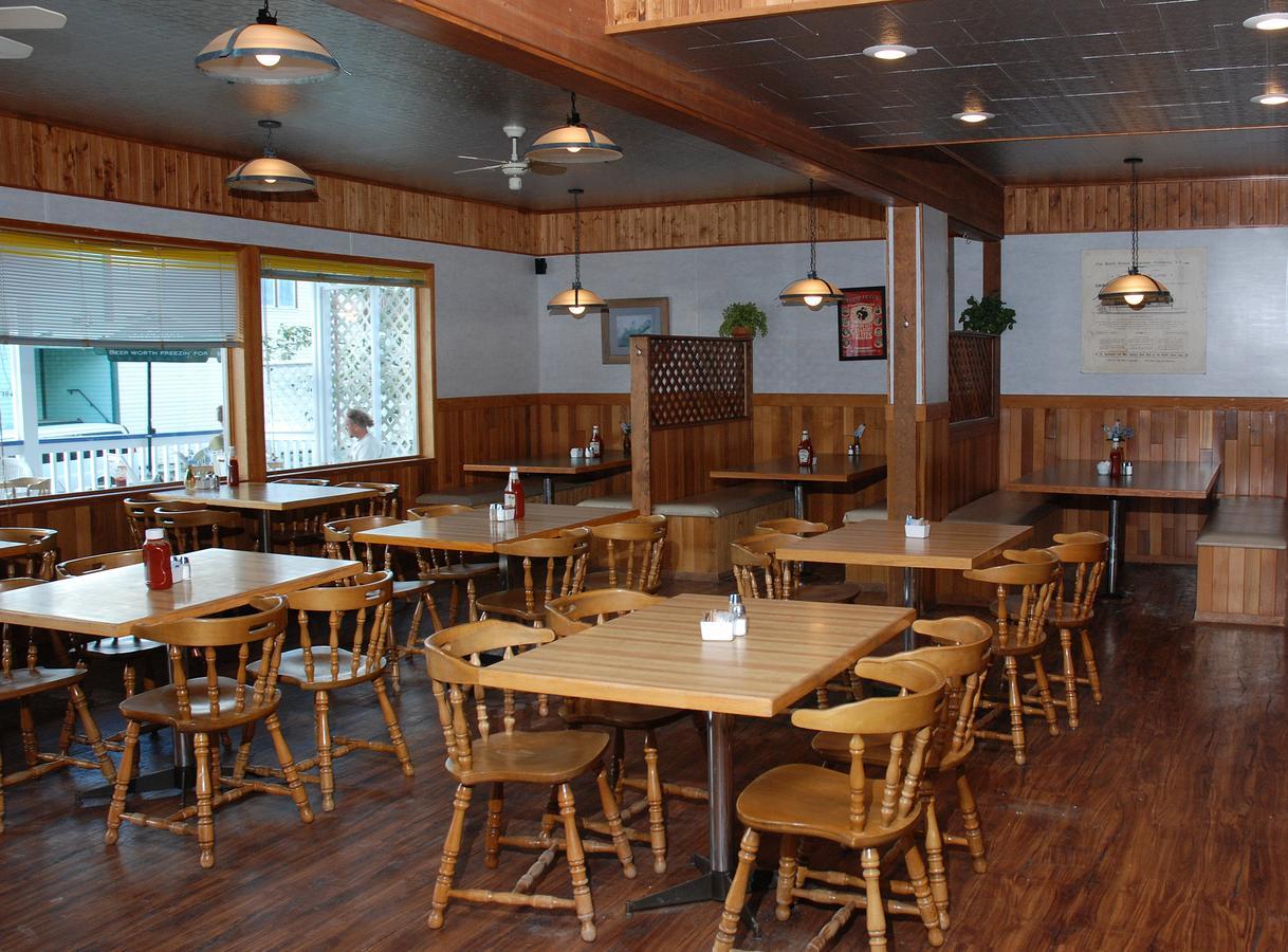 Triple J Hotel Dawson City Buitenkant foto