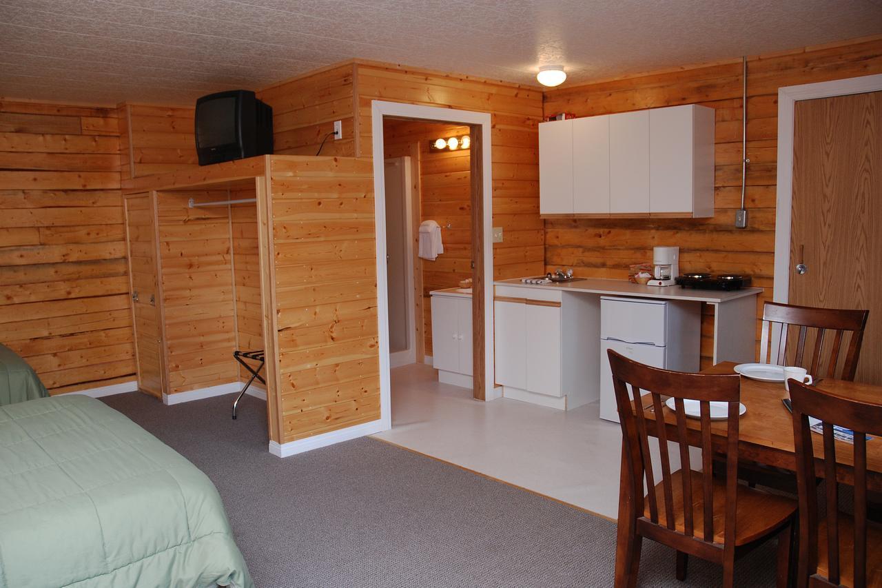 Triple J Hotel Dawson City Buitenkant foto