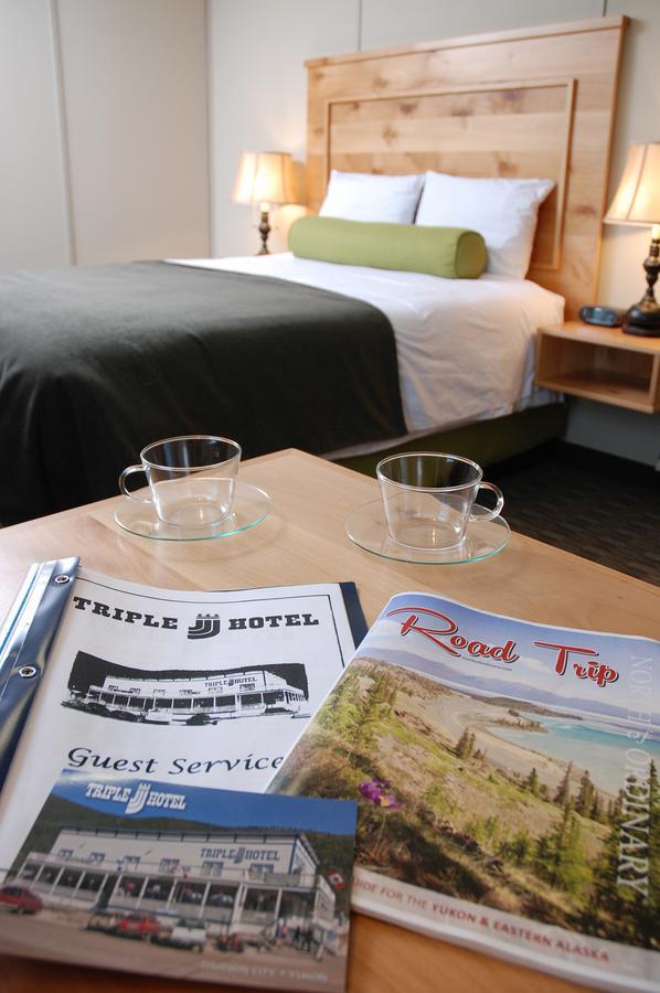 Triple J Hotel Dawson City Buitenkant foto