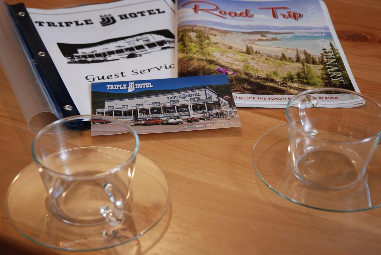 Triple J Hotel Dawson City Buitenkant foto