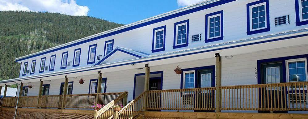 Triple J Hotel Dawson City Buitenkant foto