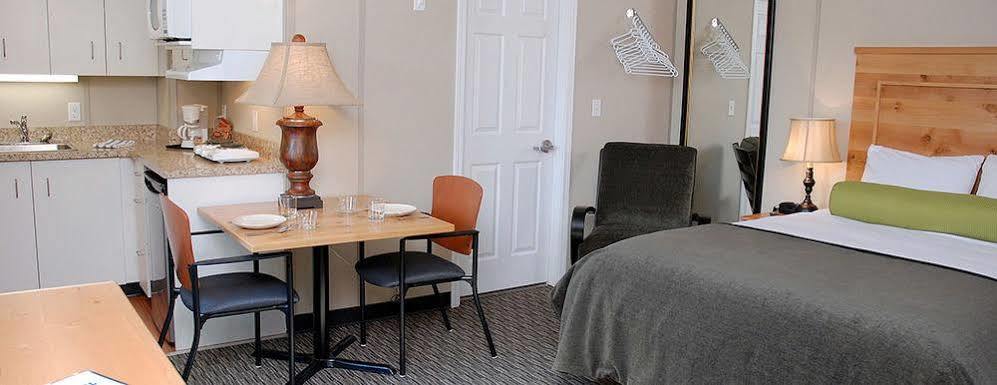 Triple J Hotel Dawson City Buitenkant foto